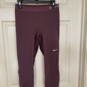Nike Pro capri leggings. Size Large. Excellent condition